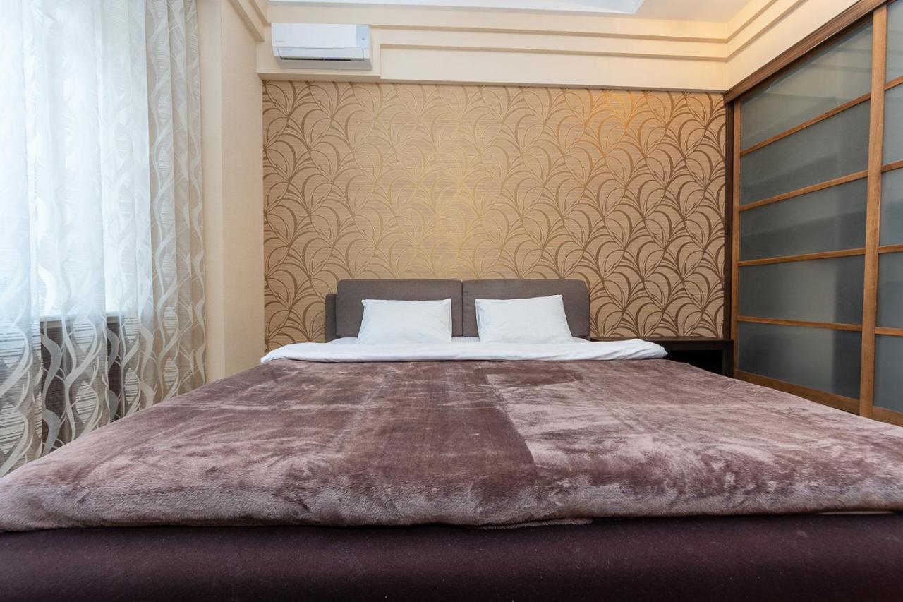 Apartments On Besarabka Kiev Luaran gambar