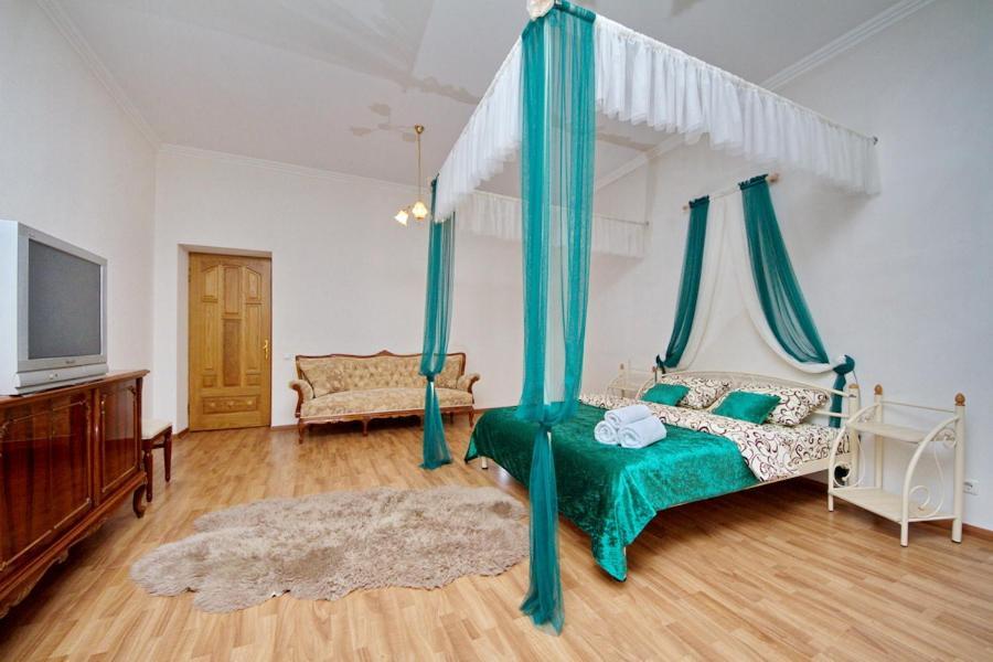 Apartments On Besarabka Kiev Luaran gambar