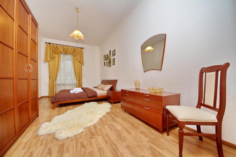 Apartments On Besarabka Kiev Luaran gambar