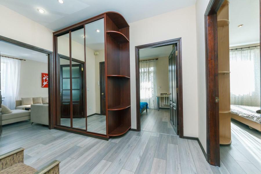Apartments On Besarabka Kiev Luaran gambar