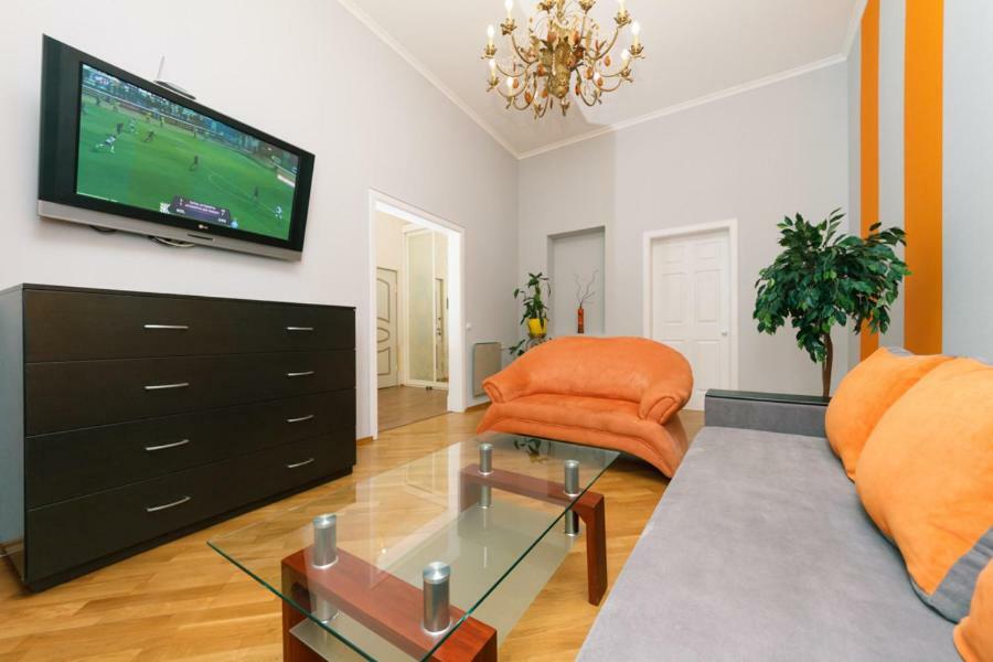 Apartments On Besarabka Kiev Luaran gambar
