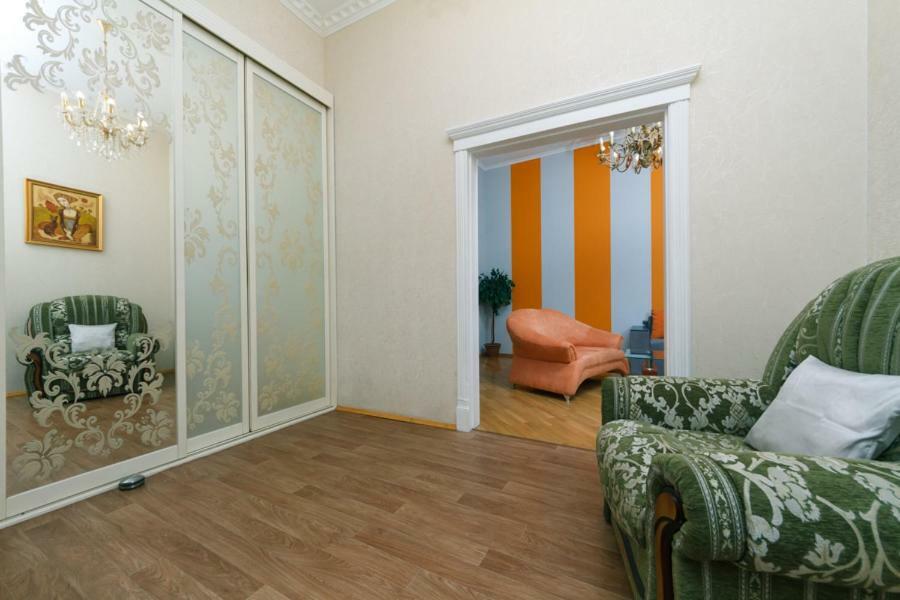 Apartments On Besarabka Kiev Luaran gambar