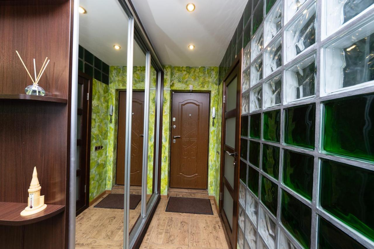 Apartments On Besarabka Kiev Luaran gambar